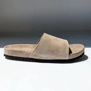 NWT The Men's Store Bloomingdale's Slide Stone Suede Sandals Size 7 (MSRP $145)